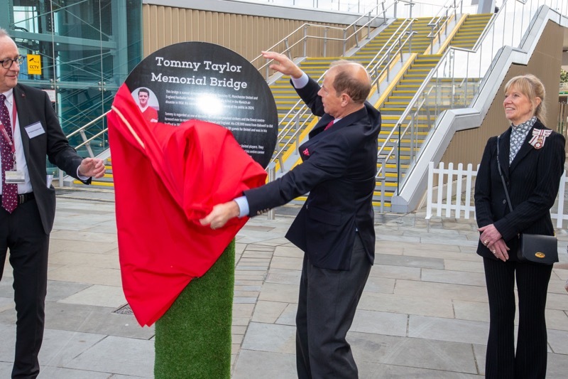 Other image for Busby Babe Tommy gets Royal recognition